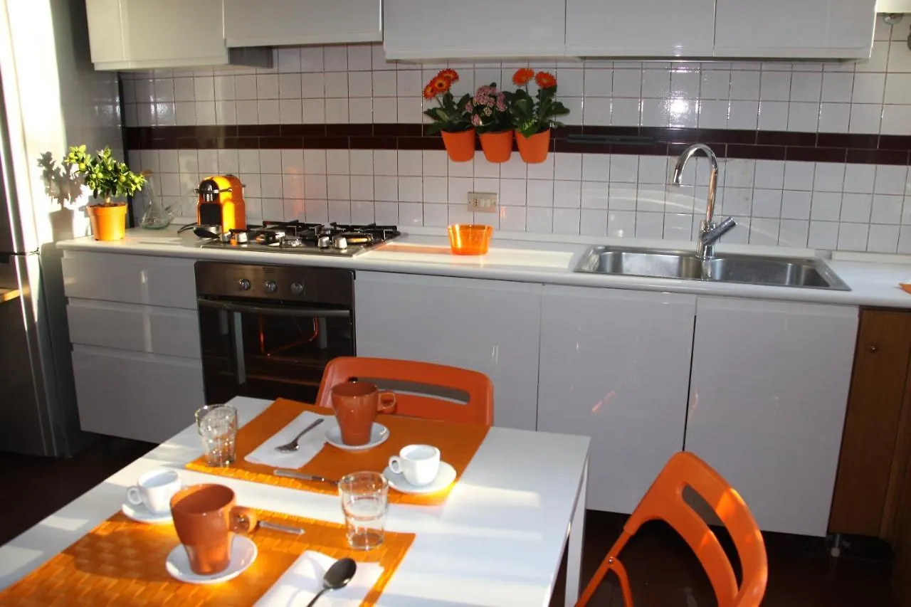 Lotus B&B Milan 5*,  Italy