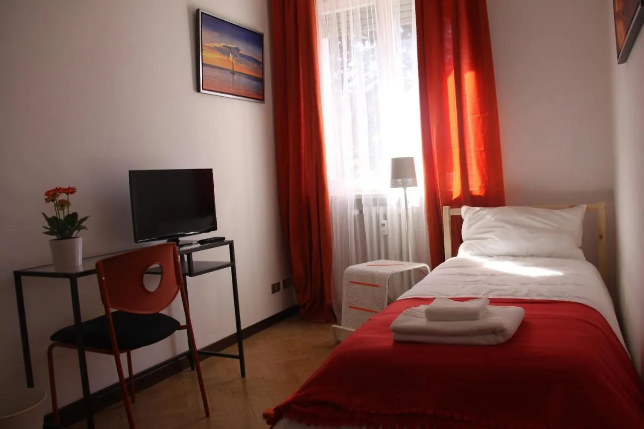 Lotus B&B Milan 5*,
