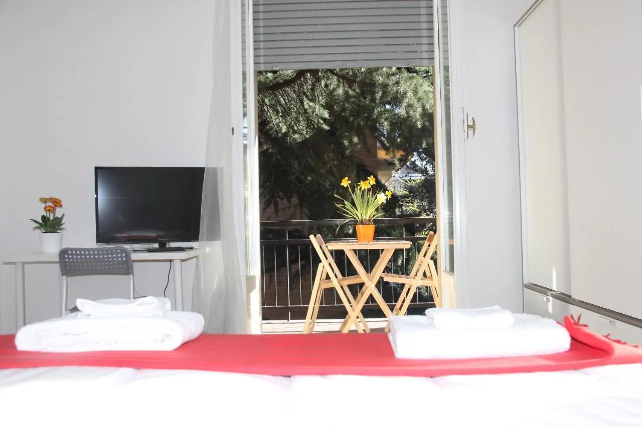 Lotus B&B Milan 5*,