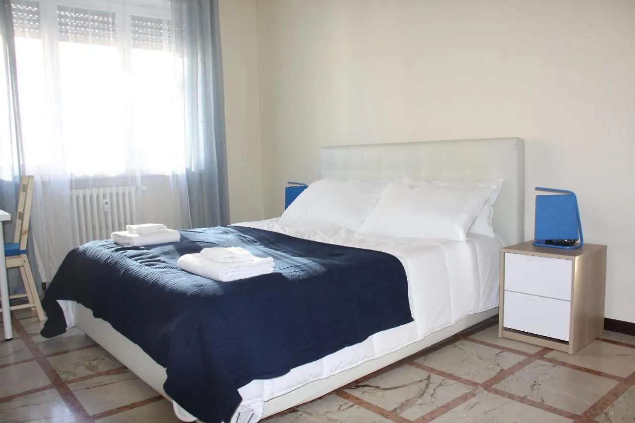 מילאנו Lotus B&B 5*,  איטליה