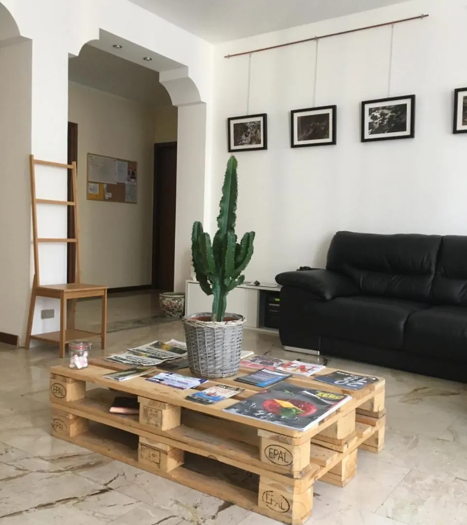 מילאנו Lotus B&B לינה וארוחת בוקר
